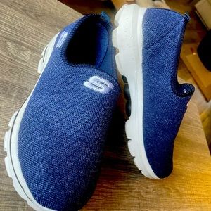 Sketchers slip ins